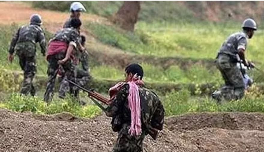 बीजापुर में नक्सलियों का एक और धमाका, दो जवान घायल