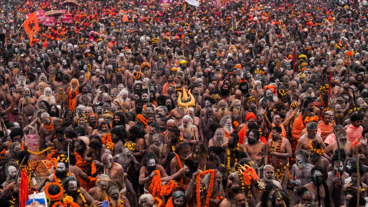 अमृत स्नान पर साढ़े तीन करोड़ श्रद्धालुओं ने संगम में लगाई डुबकी