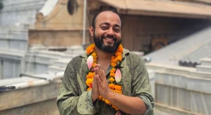 सोशल मीडिया इंफ्लुएंसर अभिषेक कर की टिप्पणी पर हुआ विवाद, अब हाथ जोड़कर मांगी माफी