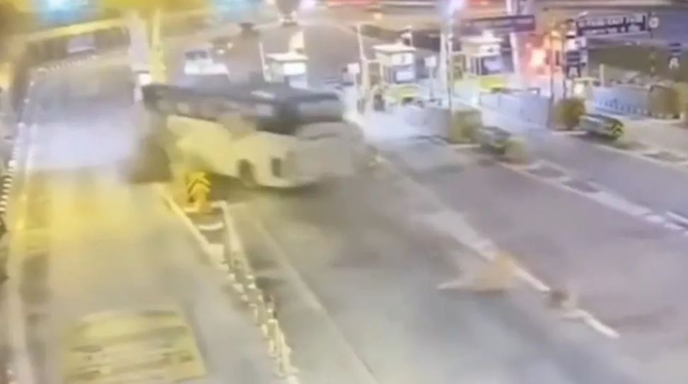 पटाया में रूसी पर्यटकों को ले जा रही बस दुर्घटनाग्रस्त, 27 लोग घायल