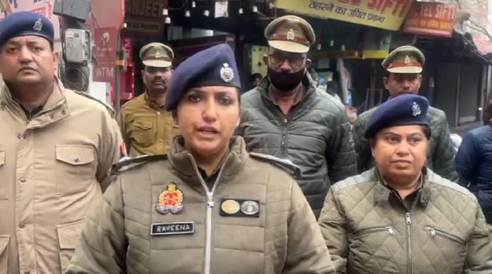 लखनऊ के होटल में 5 लोगों की हत्या, बेटे ने मां और 4 बहनों को मार डाला