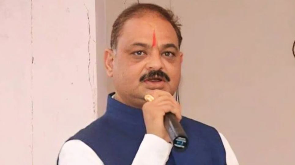 भाजपा के पूर्व विधायक हरवंश सिंह राठौर के घर पर इनकम टैक्स का छापा