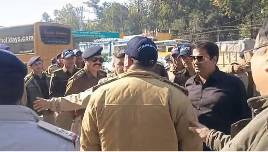 खानपुर विधानसभा सीट: विधायक उमेश समेत 450 लोगों पर मुकदमा