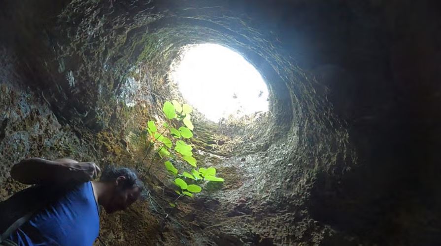 पिथौरागढ़ के एक गांव में मिली सुरंग, चट्टान से अंदर गए लोग तो रह गए हैरान