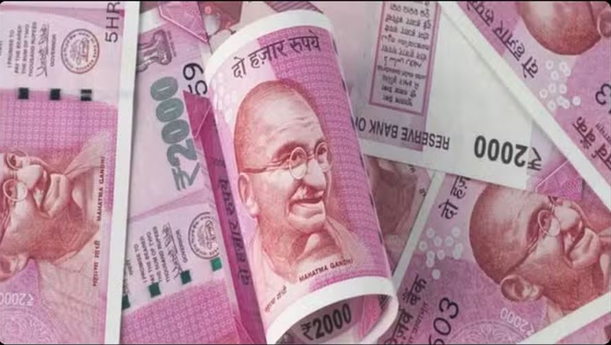 अब भी हैं जनता के पास 6,691 करोड़ रुपये के 2000 के नोट, ऐसे कर सकते हैं बैंक में जमा