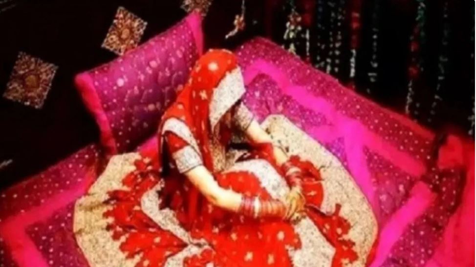 उधार में दिए थे रुपए, तगादा करने पर निकाह के समय दूल्हा-दुल्हन को पीटा; मचा बवाल