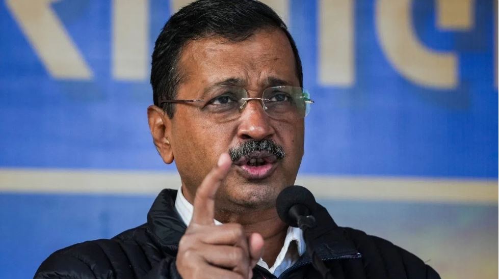 पूर्वांचलियों को बीजेपी ने नहीं दिया सम्मान, काटे जा रहे उनके वोट: केजरीवाल