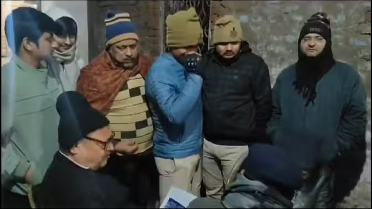 पुलिस के डर से भाग रहा था, एक छत से दूसरे पर कूदने के दौरान गिरा तो गई जान