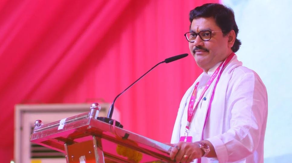 विवादों में घिरे धनंजय मुंडे बोले- 'मैं अर्जुन हूं, अभिमन्यु नहीं'