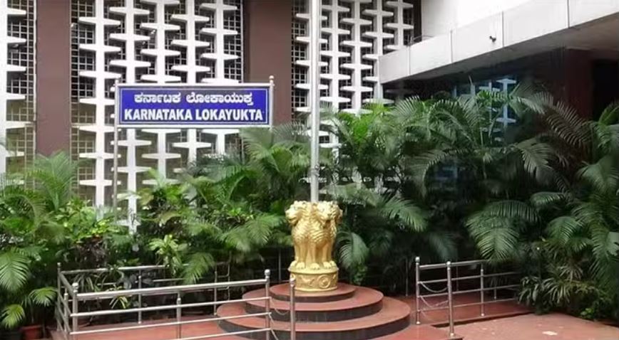कर्नाटक लोकायुक्त की बड़ी कार्रवाई, आठ सरकारी अधिकारियों से जुड़े ठिकानों पर की छापेमारी