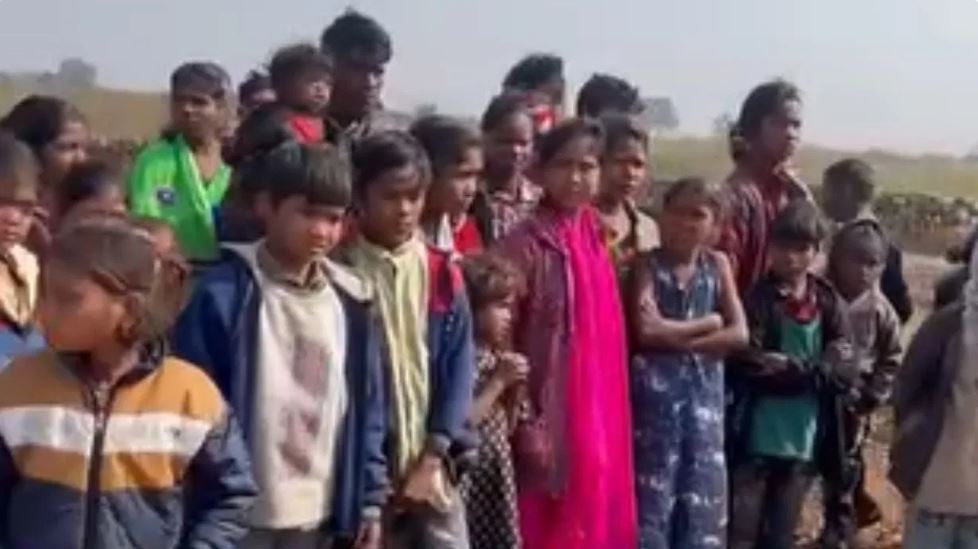 एक बोलेरो में सवार थे 78 लोग, गाड़ी को देख ड्राइवर से बोली पुलिस- आपका क्या करें…