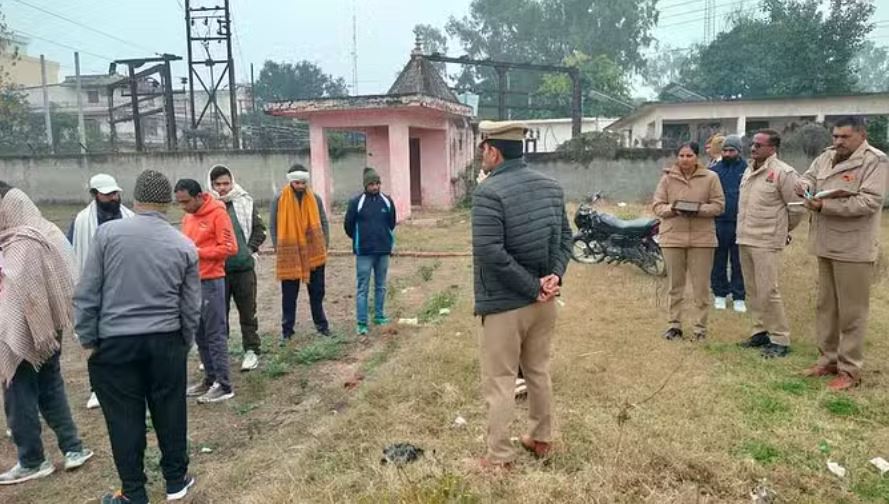 मुजफ्फरनगर: मुस्लिम बस्ती में दो साल से बंद पड़ा मंदिर, खुलवाने पहुंचे हिंदू संगठन के लोग