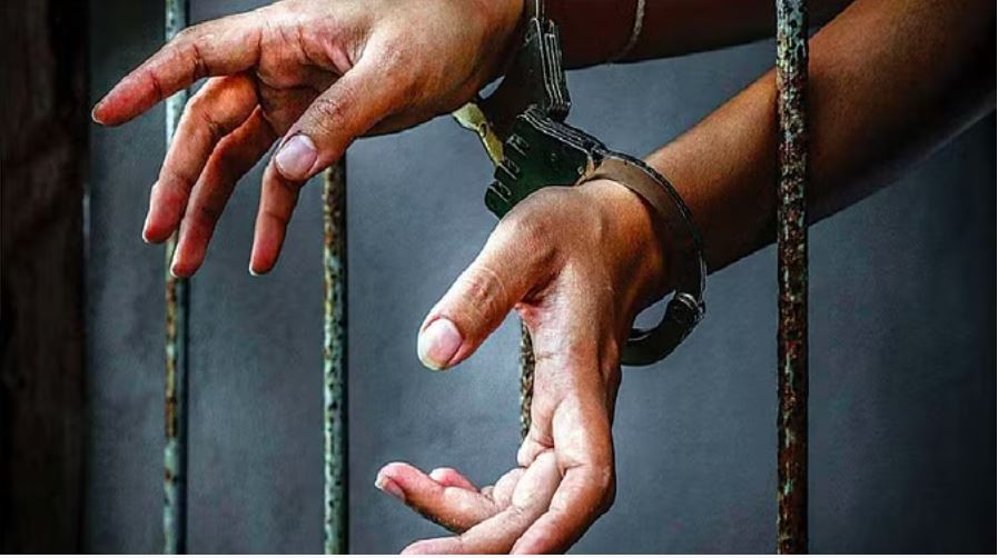  दुर्गापुरी क्षेत्र से बांग्लादेशी नागरिक गिरफ्तार, पूछताछ में जुटी खुफिया विभाग की टीम