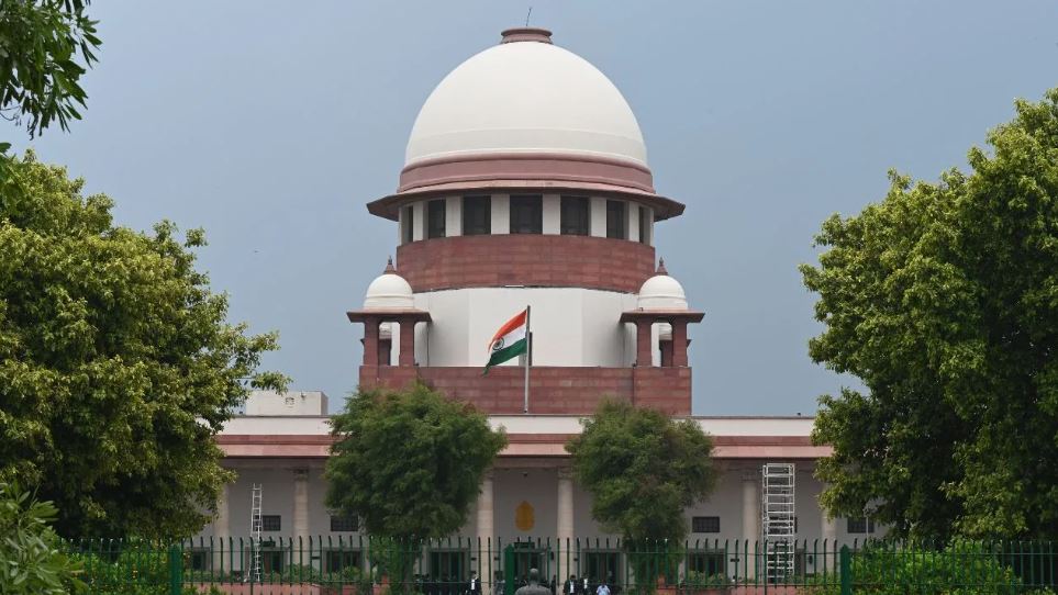सुप्रीम कोर्ट ने तिहाड़ के अधिकारियों के निलंबन को लिया वापस