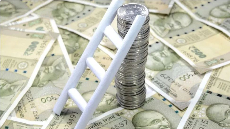 एफडी में निवेश करने का है बढ़िया मौका, ये बैंक चला रहे हैं शानदार स्कीम्स
