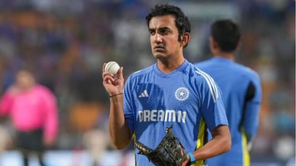 मेलबर्न में टीम इंडिया की हार के बाद गंभीर ने लगाई खिलाड़ियों की क्लास