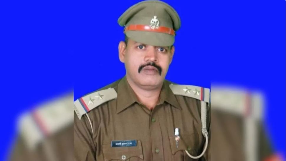 श्रद्धालुओं को बचाते खुद की जान गंवा बैठे, भगदड़ में इंस्पेक्टर की मौत