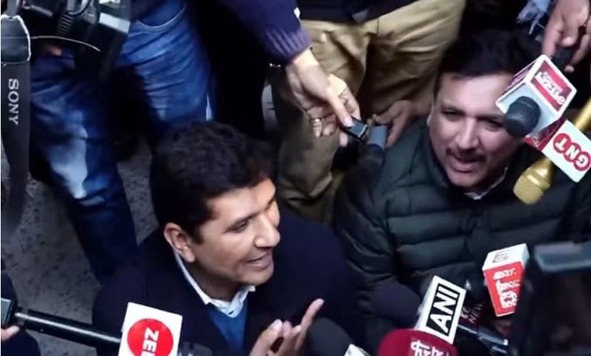 'जनता को प्रधानमंत्री का राजमहल दिखाए', पीएम आवास देखने पर अड़े संजय सिंह और सौरभ भारद्वाज