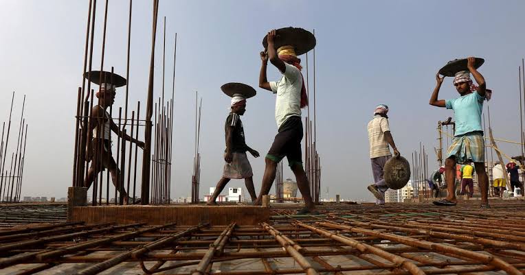 'टाइम पर सैलरी, इंश्योरेंस और सुरक्षा की गारंटी', सरकार ने राज्यों को दिए कई बड़े निर्देश