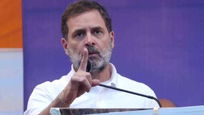 यमुना का पानी पीकर दिखाएं केजरीवाल, राहुल गांधी ने दी चुनौती