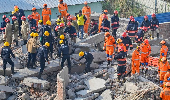 जेके सीमेंट प्लांट में बड़ा हादसा, निर्माणाधीन स्लैब गिरा, पांच मजदूरों की मौत