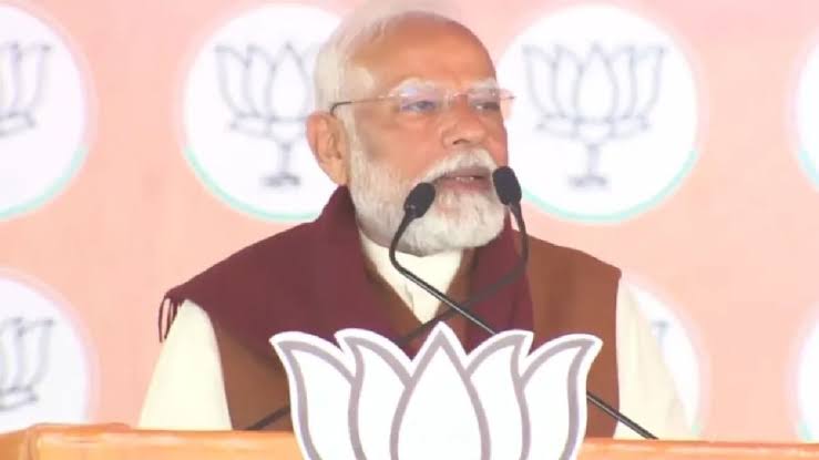 शाही परिवार ने राष्ट्रपति का अपमान किया… पीएम मोदी का कांग्रेस पर हमला