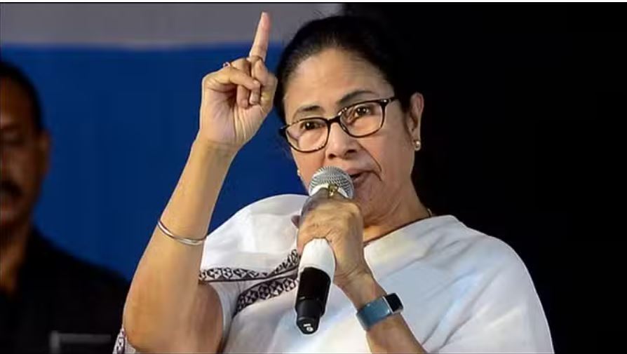 'बांग्लादेशी आतंकियों को प्रवेश देकर बंगाल को अस्थिर करने की साजिश', ममता का बीएसएफ पर बड़ा आरोप