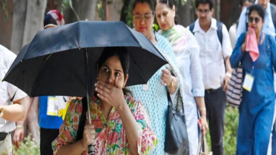 दिन में गर्मी, रात में ठंडी… जनवरी में झुलसा रहा सूरज, 24 डिग्री तक पहुंचा तापामान
