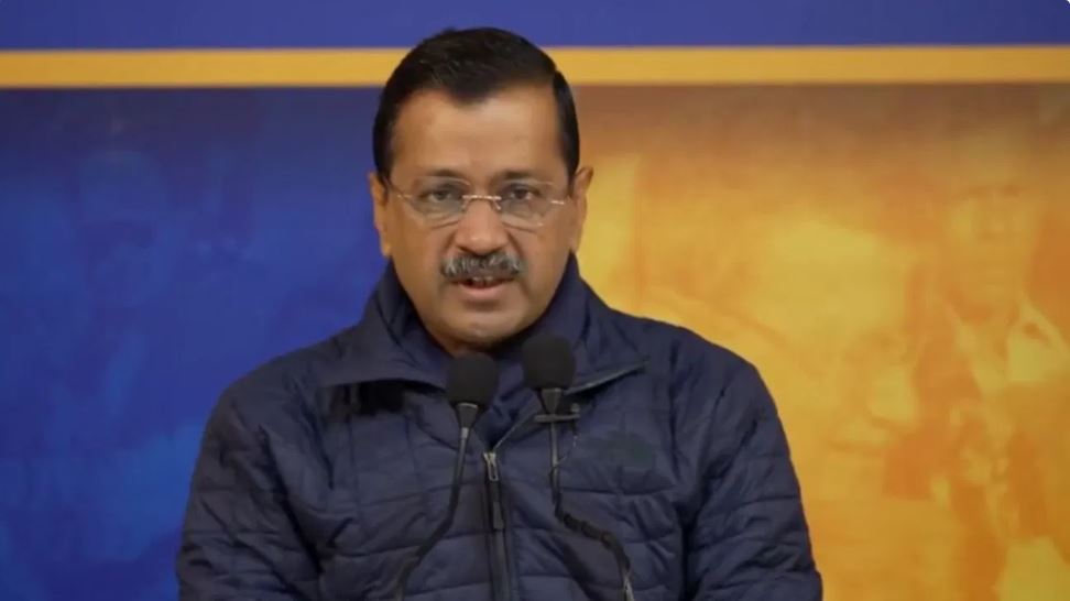 यमुना पर बयान से घिरे केजरीवाल, सोनीपत कोर्ट ने जारी किया नोटिस