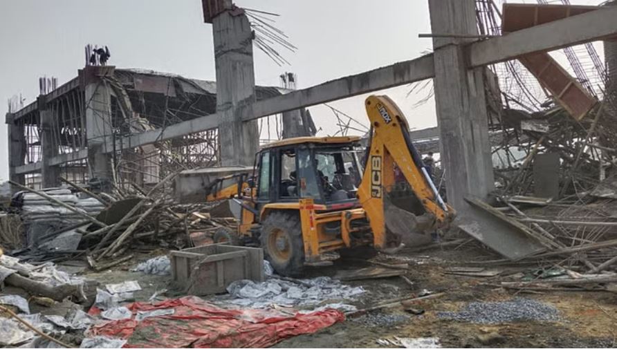 कन्नौज हादसा: ठेकेदार व इंजीनियर के खिलाफ मुकदमा दर्ज