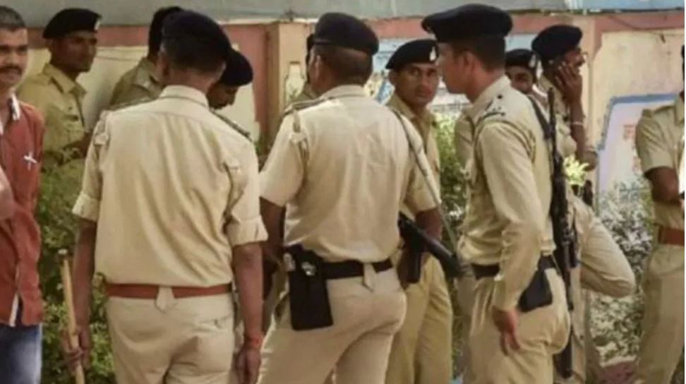 पटना: फैमिली रेस्टोरेंट में ‘गंदा खेल’, पुलिस पहुंची तो इस हाल में मिले चार लड़के
