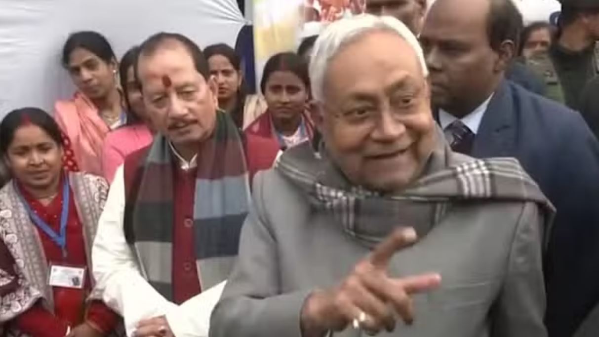 बिहार: प्रगति यात्रा पर निकले सीएम नीतीश का लालू-राबड़ी शासन पर हमला