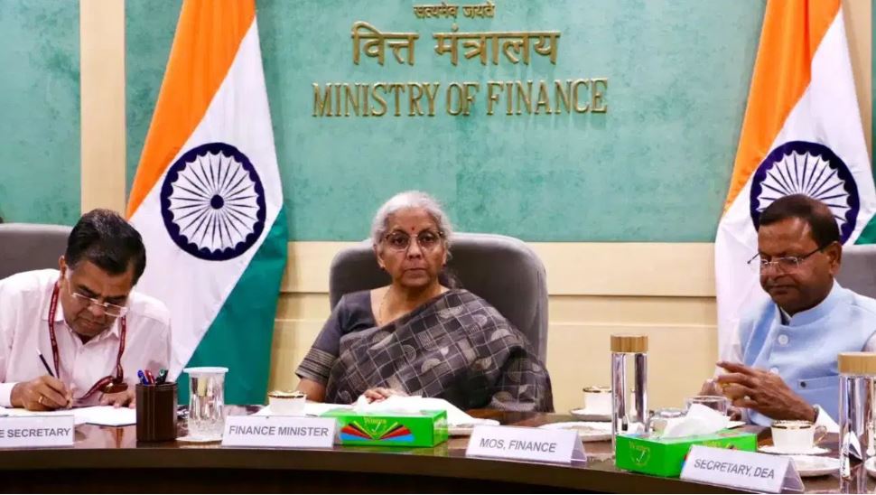 बजट 2025 में अगर हो गया ये ऐलान, मेडिकल, इलेक्ट्रॉनिक्स और फुटवियर इंडस्ट्री में आ जाएगी जान