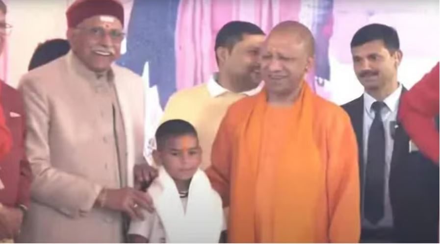 अबोहर का 6 साल का बच्चा दौड़कर रामलला के दर्शन करने अयोध्या पहुंचा, योगी ने किया सम्मानित