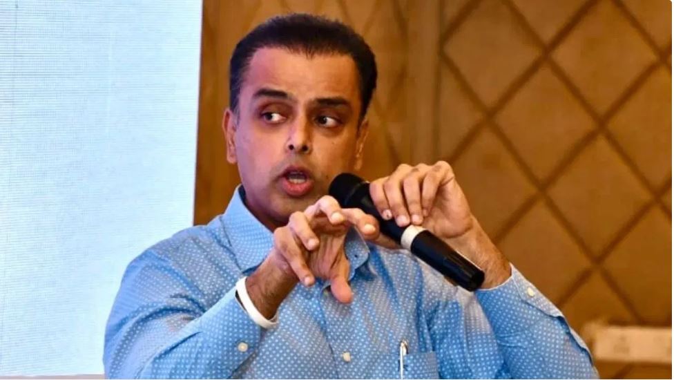 अवैध बांग्लादेशियों को जल्द से जल्द बाहर निकालें- मिलिंद देवड़ा ने सीएम को लिखा पत्र