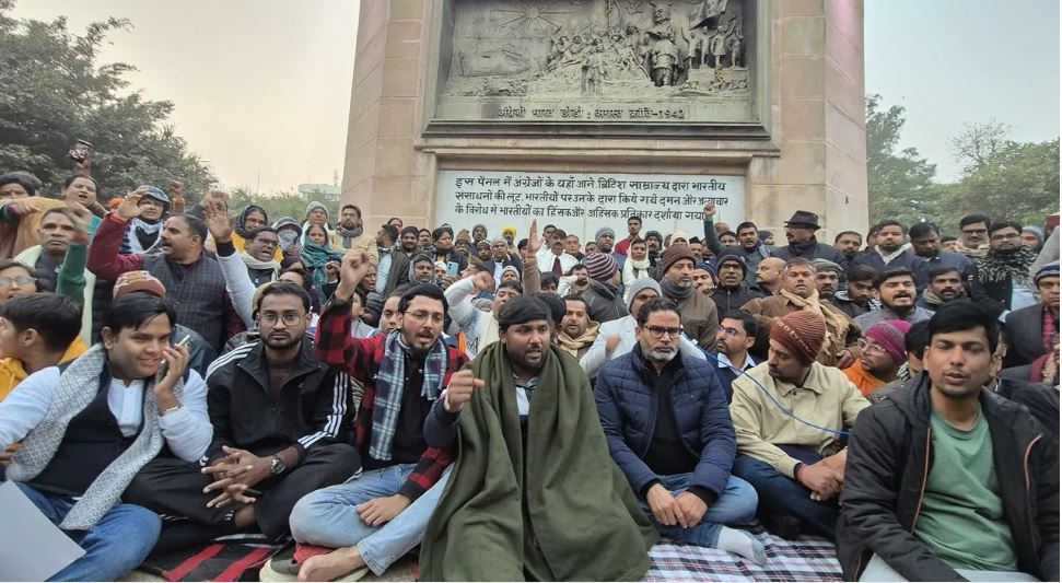 बीपीएससी अभ्यर्थियों के समर्थन में उतरे प्रशांत किशोर, आमरण अनशन पर बैठे