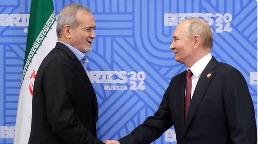 मॉस्को पहुंचे ईरानी राष्ट्रपति, व्यापक रणनीतिक साझेदारी संधि पर किए हस्ताक्षर