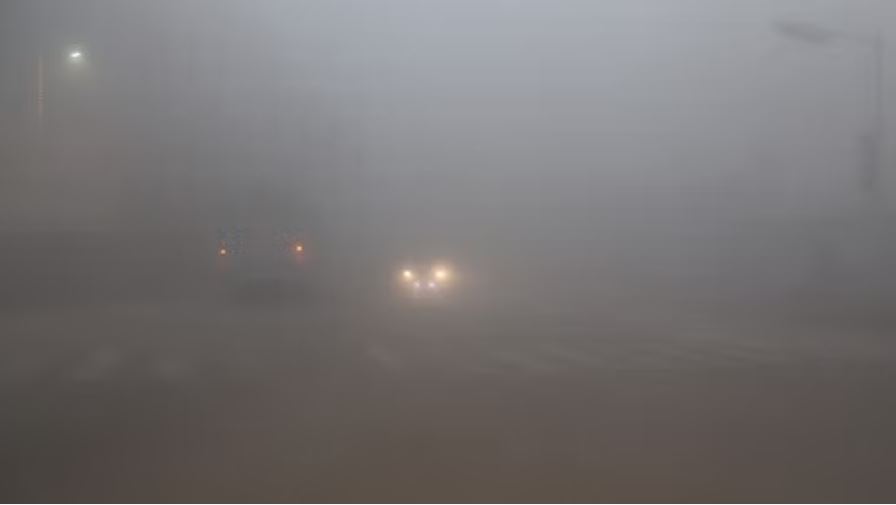 उत्तर-पश्चिम में रात में ठिठुरन, 20 राज्यों में घना कोहरा