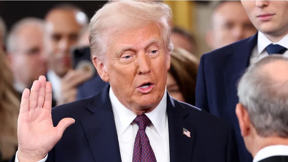 ट्रंप को बड़ा झटका, जज ने नागरिकता वाले आदेश पर लगाई रोक