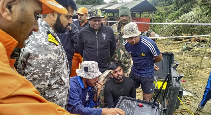 असम: कोयला खदान से निकाले गए चार खनिकों के शव, पांच अब भी अंदर फंसे