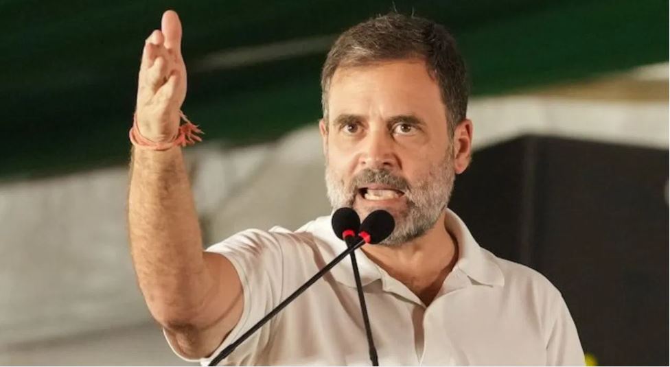 सामने खड़ा हुआ इंडिया तो मोदी को संविधान के आगे टेकना पड़ा माथा: राहुल गांधी