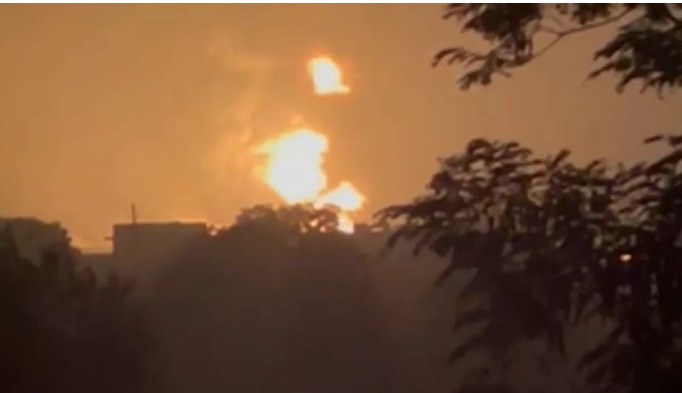 नोएडा: केमिकल फैक्ट्री में लगी भीषण आग, लाखों का नुकसान