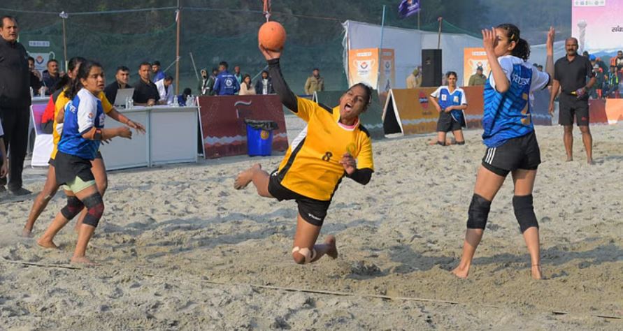 बीच हैंडबाल का फाइनल...हरियाणा की महिला टीम व एसएससीबी को गोल्ड