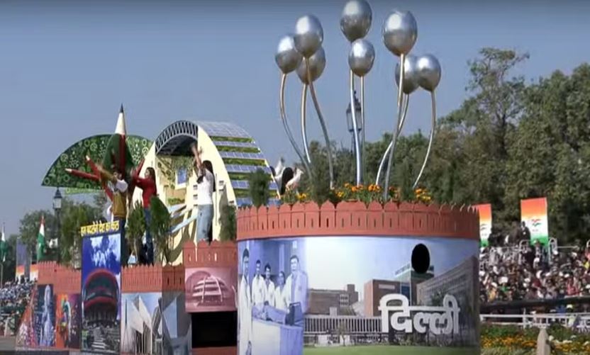 देशभक्ति के रंग में रंगी दिल्ली, झांकी ने मोहा मन; कर्तव्य पथ पर गणतंत्र दिवस की परेड का जश्न