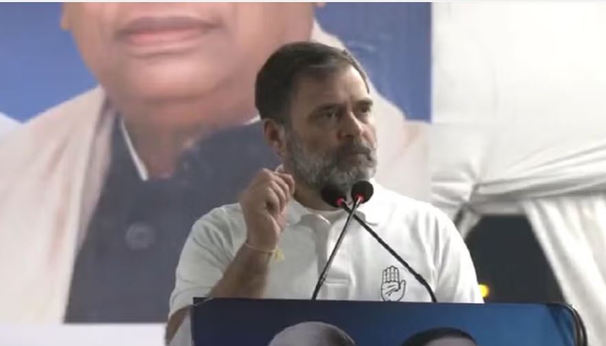 सीलमपुर में राहुल गांधी ने पीएम मोदी और केजरीवाल पर साधा निशाना