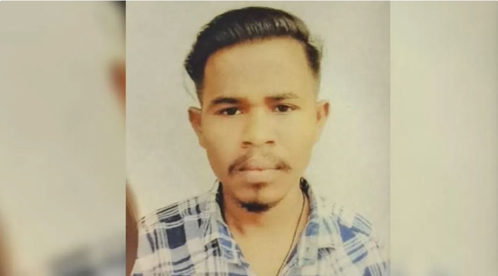 छत्तीसगढ़: नक्सलियों के हमले में शहीद हुआ ड्राइवर, गांव पहुंचा तिंरगे में लिपटा शव