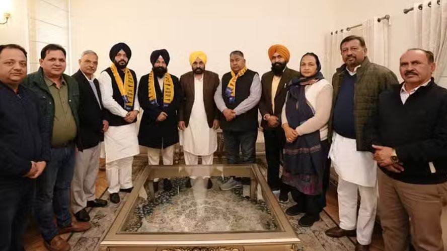 बसपा के पूर्व प्रधान जसवीर सिंह गढ़ी आप में शामिल, सीएम मान ने पार्टी में करवाया शामिल