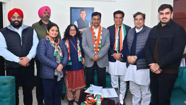 चुनाव से पहले मजबूत हो रहा कांग्रेस का कुनबा, आप नेताओं ने थामा 'हाथ' का साथ