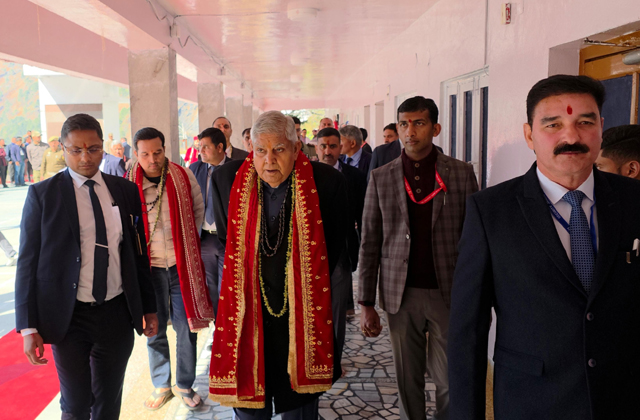 उपराष्ट्रपति धनखड़ ने वैष्णो देवी मंदिर में की पूजा अर्चना