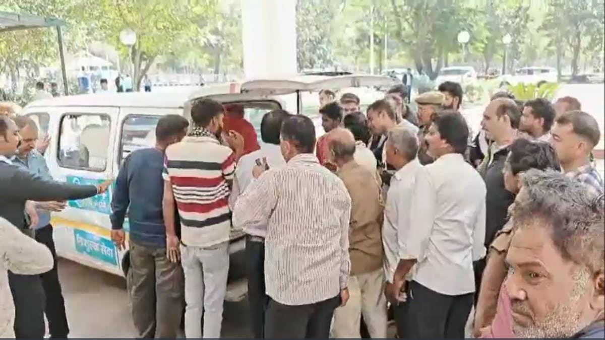 कोटा: फर्टिलाइजर्स केमिकल कंपनी में रिसाव, अचेत हुए 13 स्कूली बच्चे